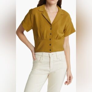 Madewell Drapey Cropped Button-down top  with Stretch back.